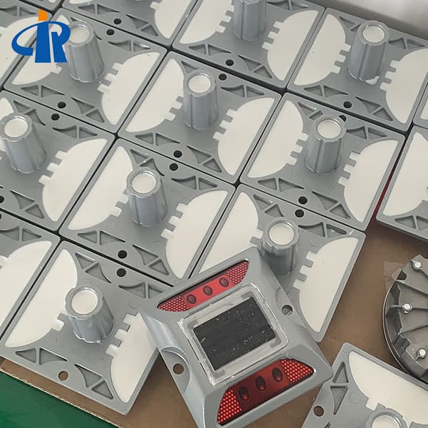 <h3>Bidirectional Solar Pavement Markers In Uk With Shank</h3>
